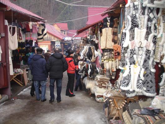Сувенирный рынок в Яремче
